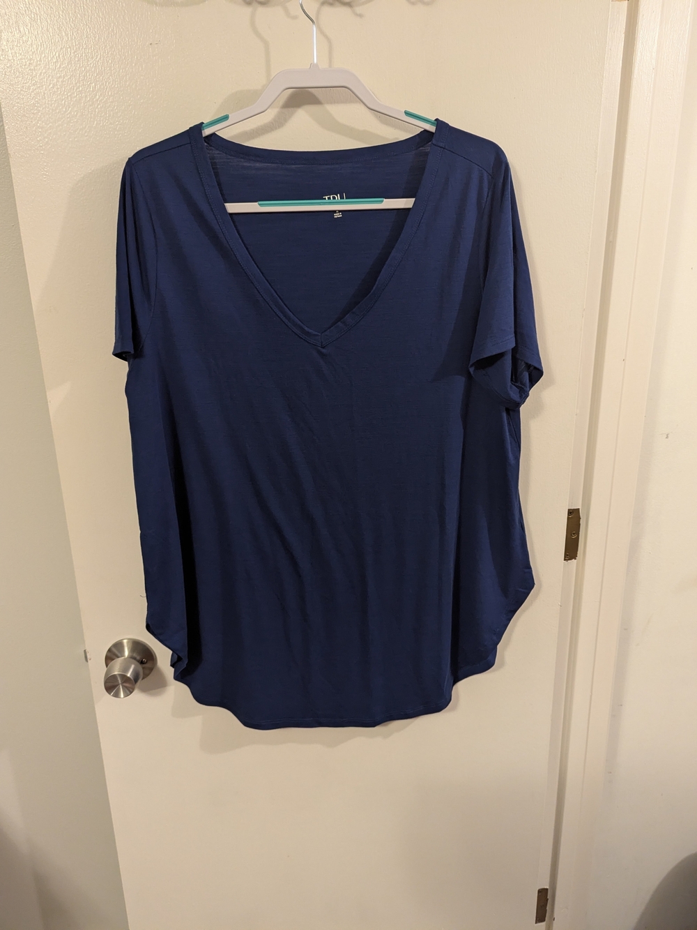 Active V-Neck Women's Tee
